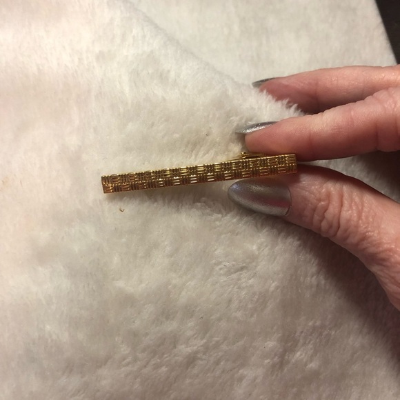 Vintage men’s square panel textured goldtone tie clip - Picture 2 of 7